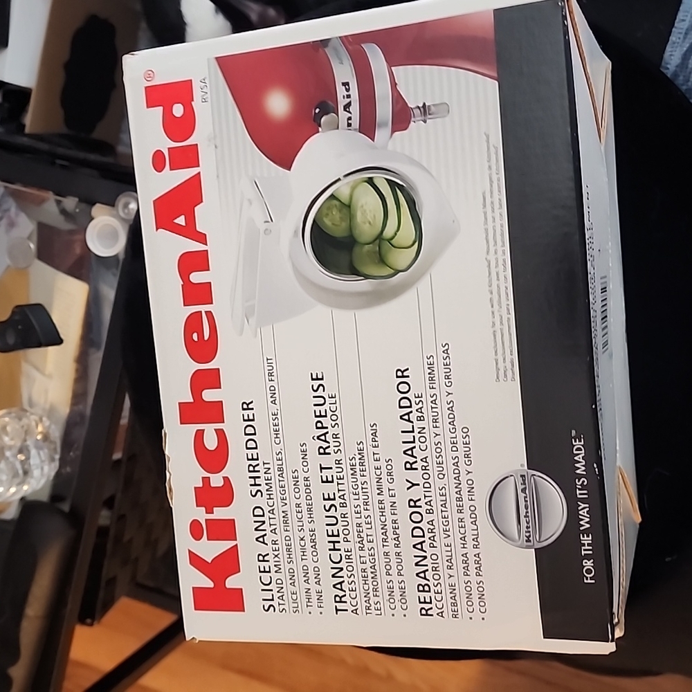 Kitchen aide attachment..slicer shredder never used